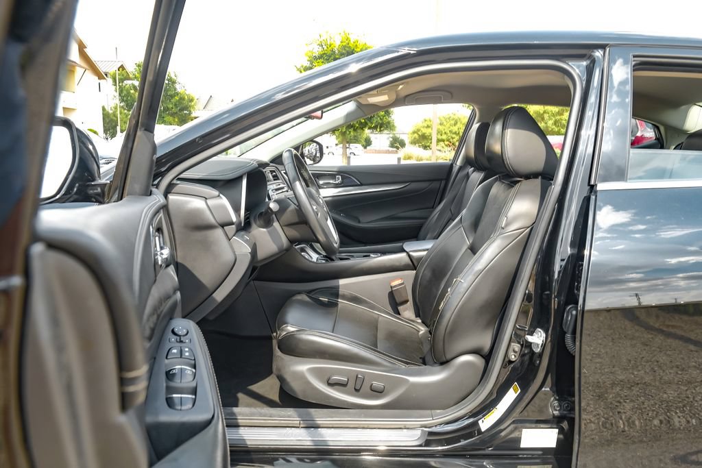 Used 2021 Nissan Maxima 3.5 SV w/ Floor Mat Group FWD image 31