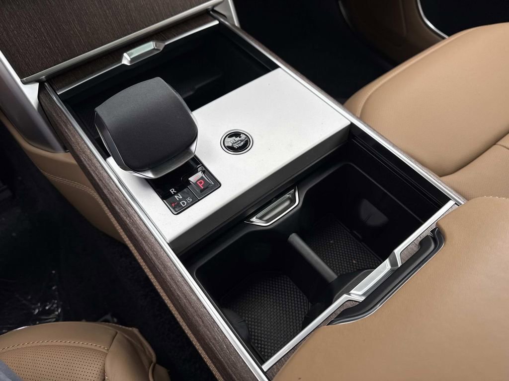 New 2025 Land Rover Range Rover SE AWD/4WD image 25