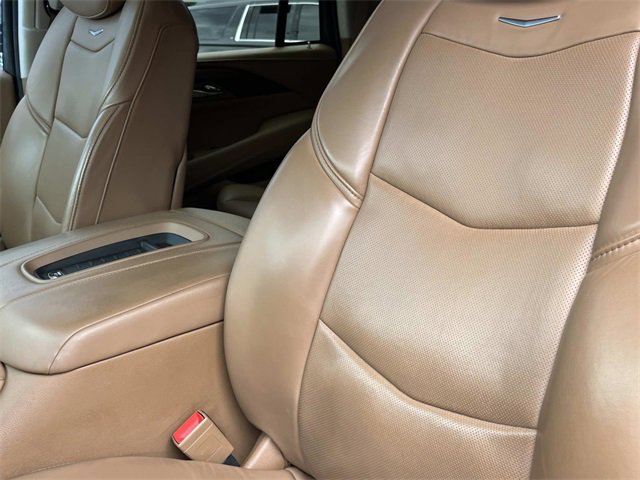 Used 2016 Cadillac Escalade Platinum image 31