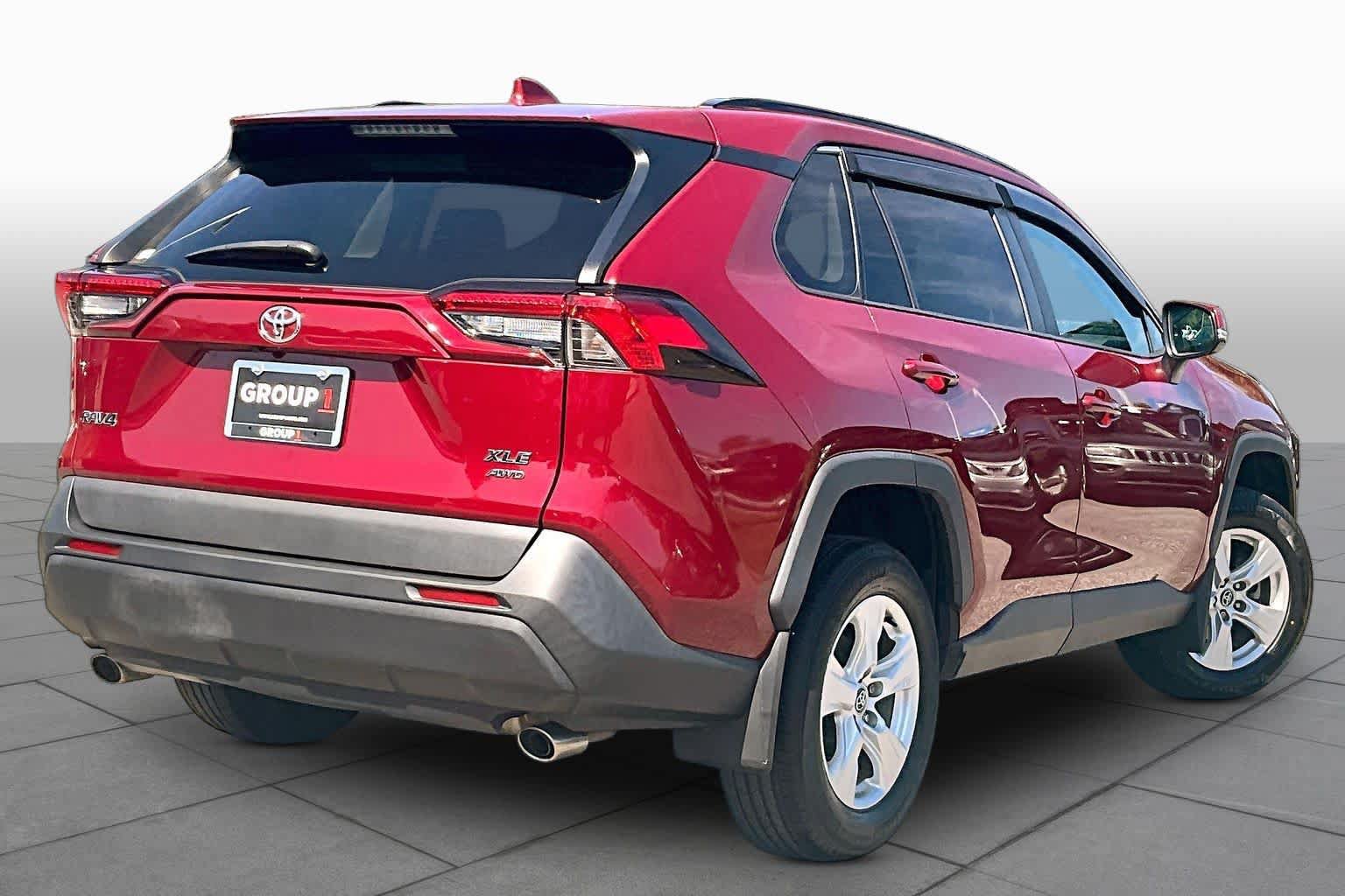 Used 2021 Toyota RAV4 XLE AWD/4WD image 13
