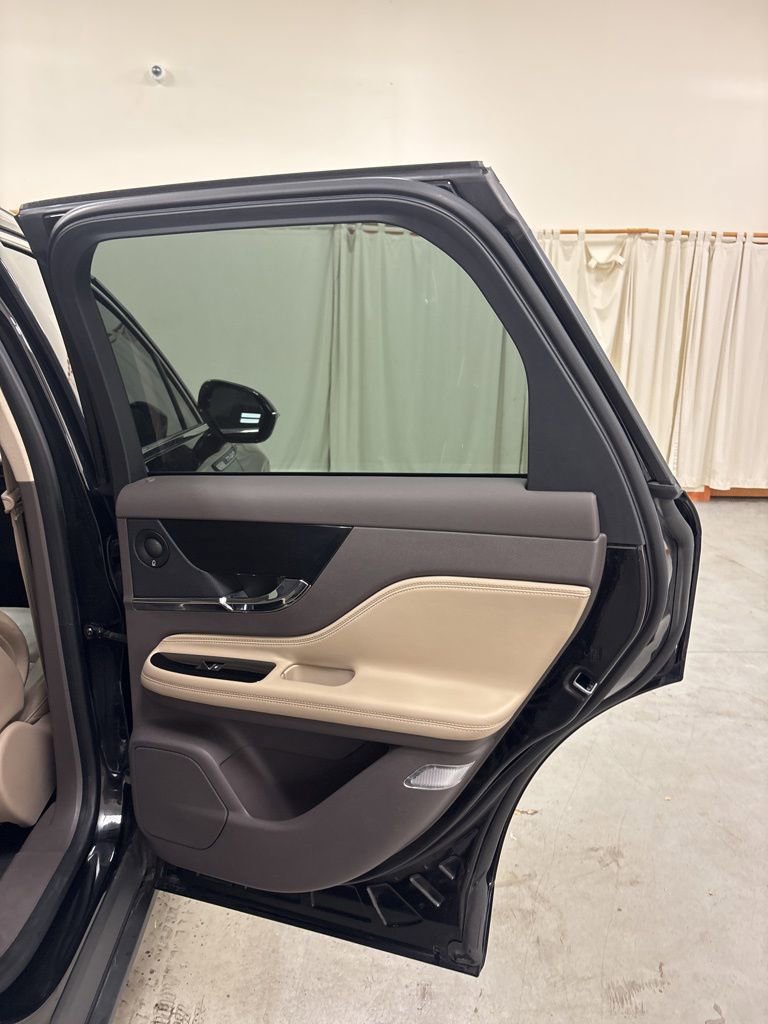 Used 2020 Lincoln Corsair Reserve w/ Equipment Group 201A image 35