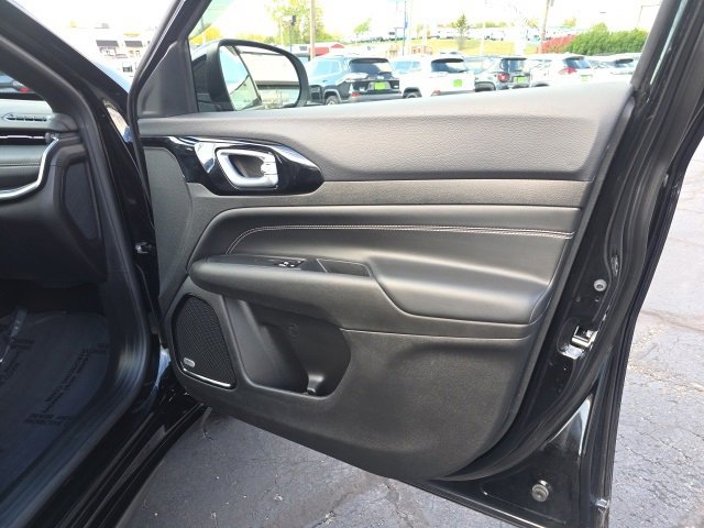 Used 2024 Jeep Compass Limited w/ High Altitude Package image 41