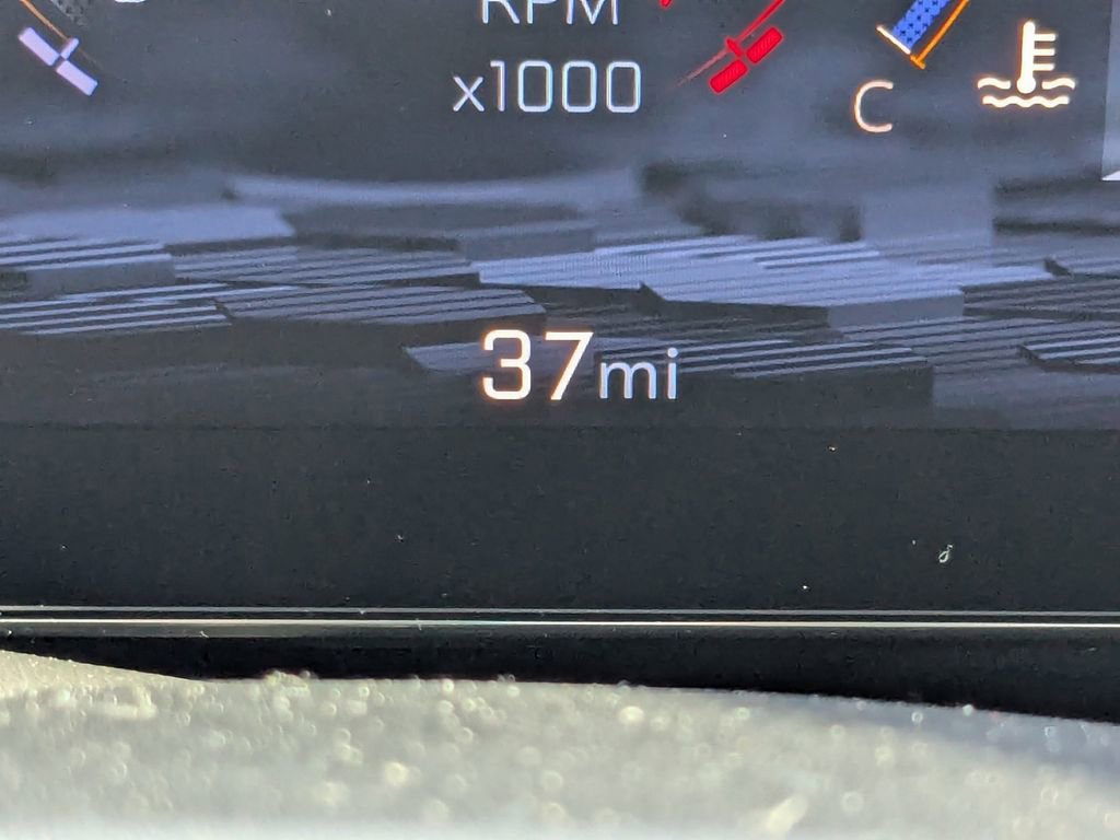 New 2025 Chevrolet Suburban Premier image 32