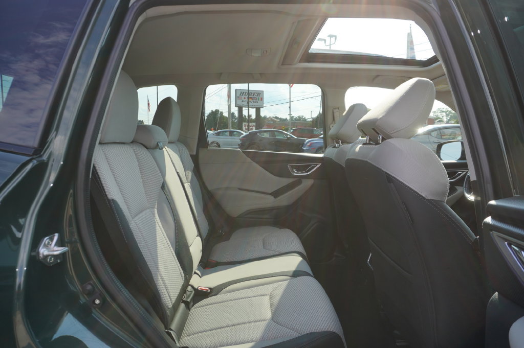 Used 2023 Subaru Forester Premium AWD/4WD image 28