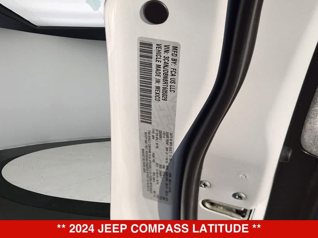 Used 2024 Jeep Compass Latitude AWD/4WD image 34