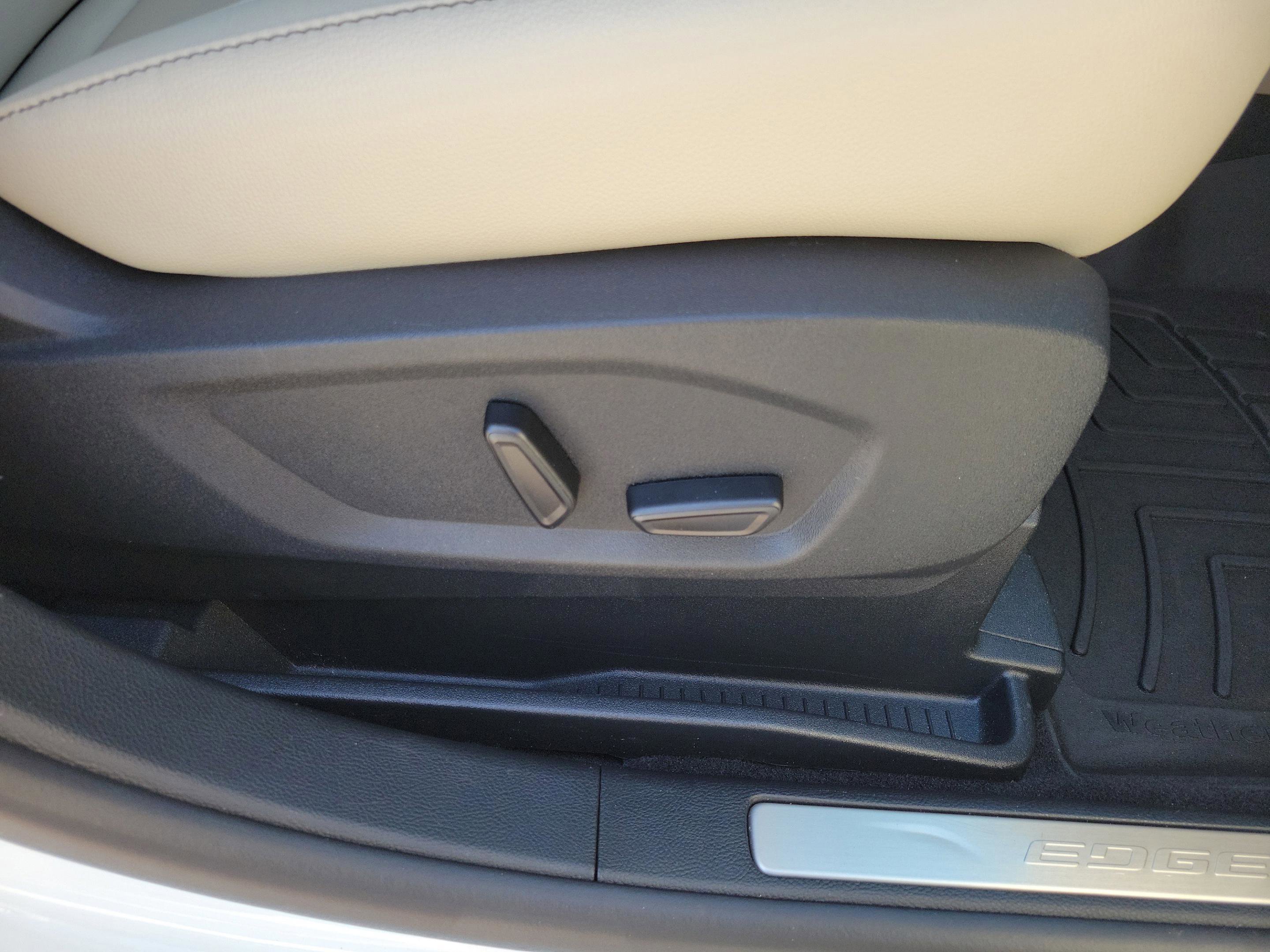 Used 2024 Ford Edge Titanium w/ Cargo Accessory Package AWD/4WD image 32