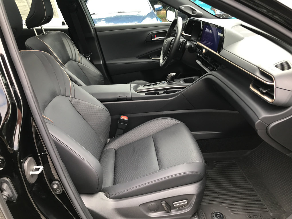 Certified 2023 Toyota Crown Platinum AWD/4WD image 30