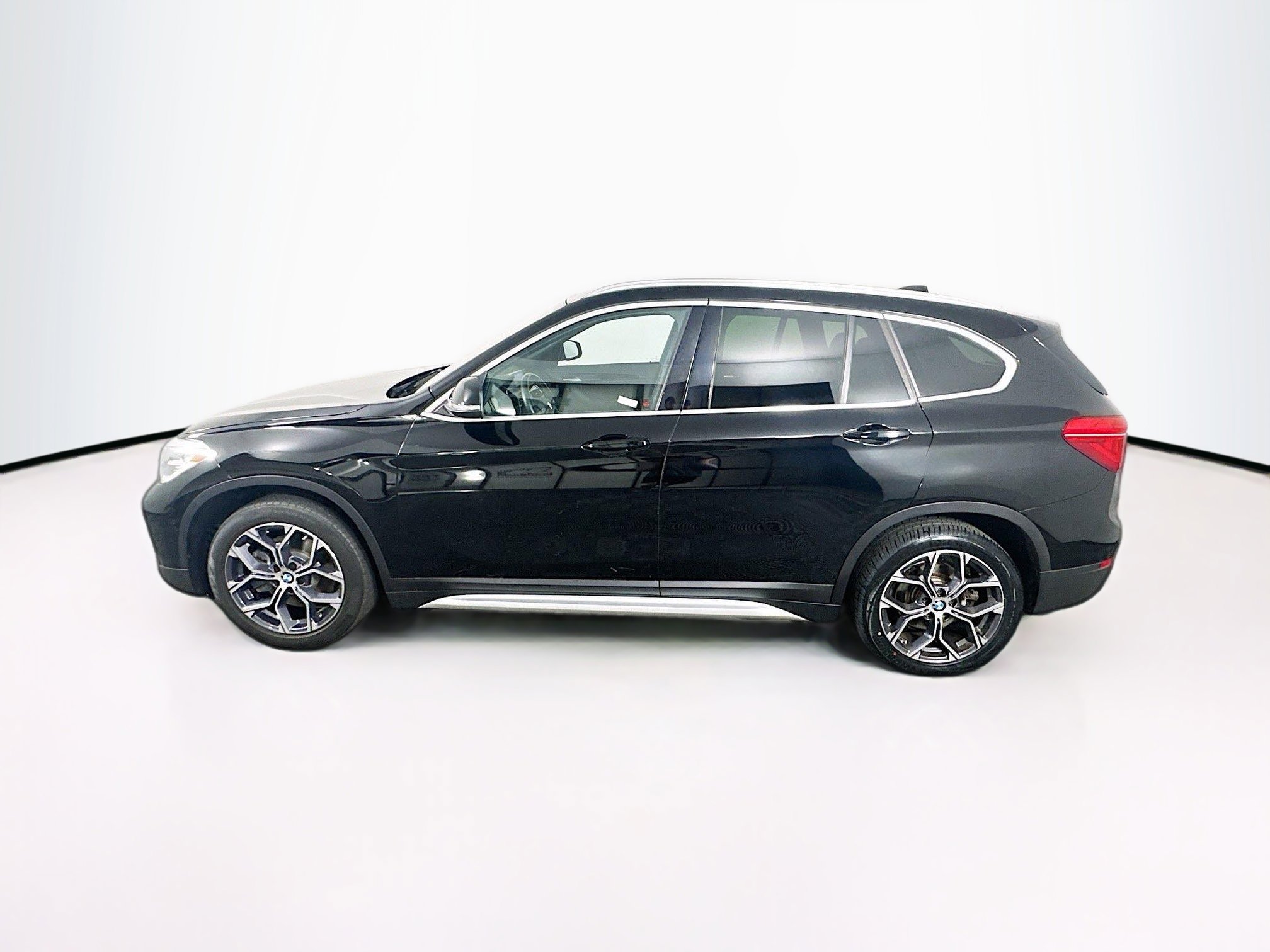 Used 2022 BMW X1 sDrive28i w/ Convenience Package FWD image 4