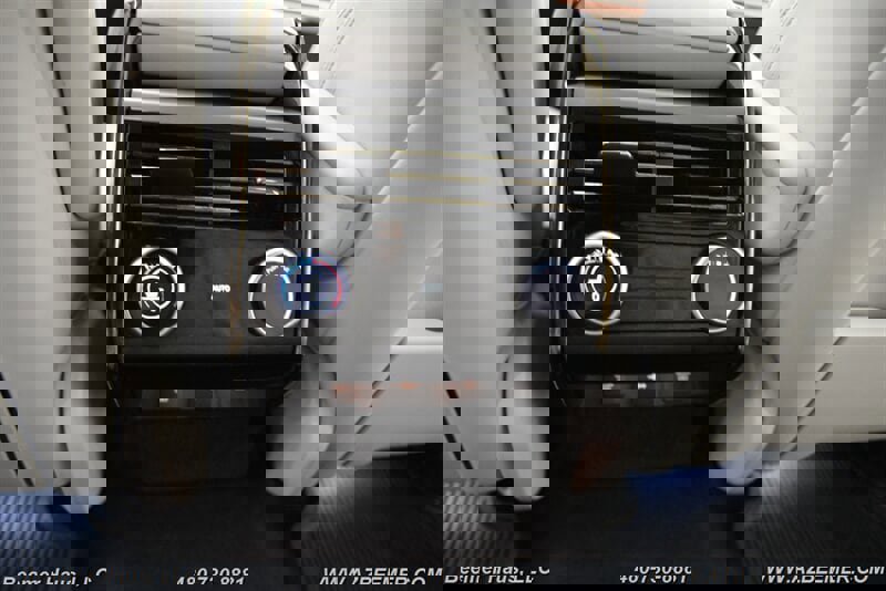 Used 2024 Land Rover Range Rover Sport SE image 27