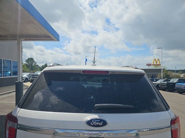 Used 2019 Ford Explorer XLT w/ Equipment Group 202A image 5