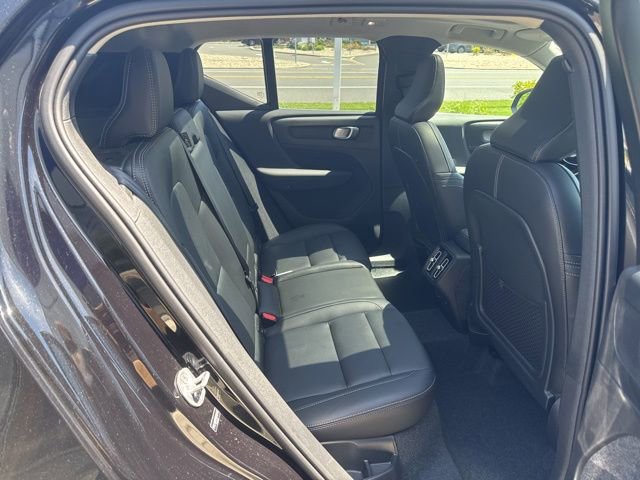 Certified 2025 Volvo XC40 B5 Plus AWD/4WD image 13