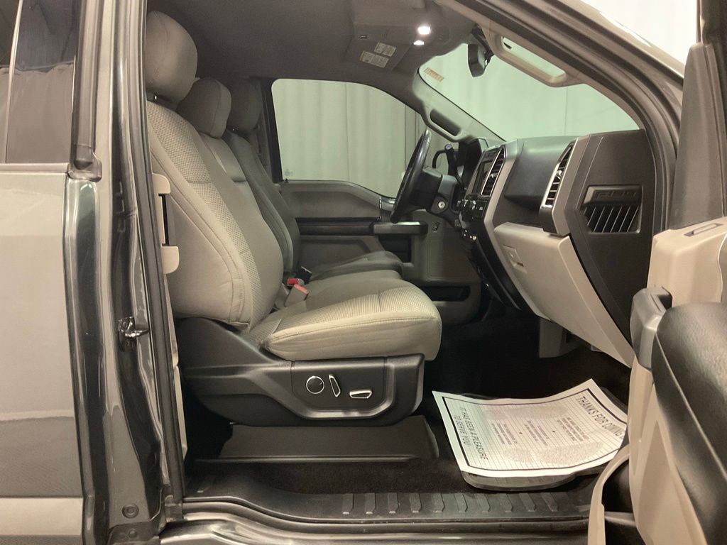 Used 2016 Ford F150 XLT w/ Equipment Group 302A Luxury AWD/4WD image 9