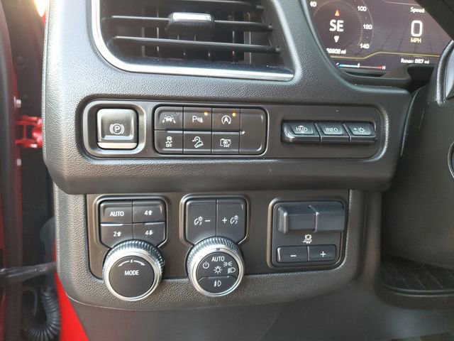 Used 2024 GMC Yukon XL AT4 w/ Technology Package image 29