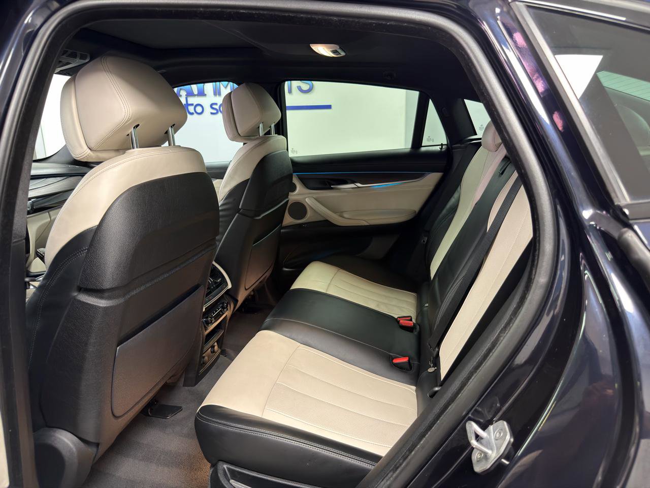 Used 2018 BMW X6 w/ Sports Activity Package image 32