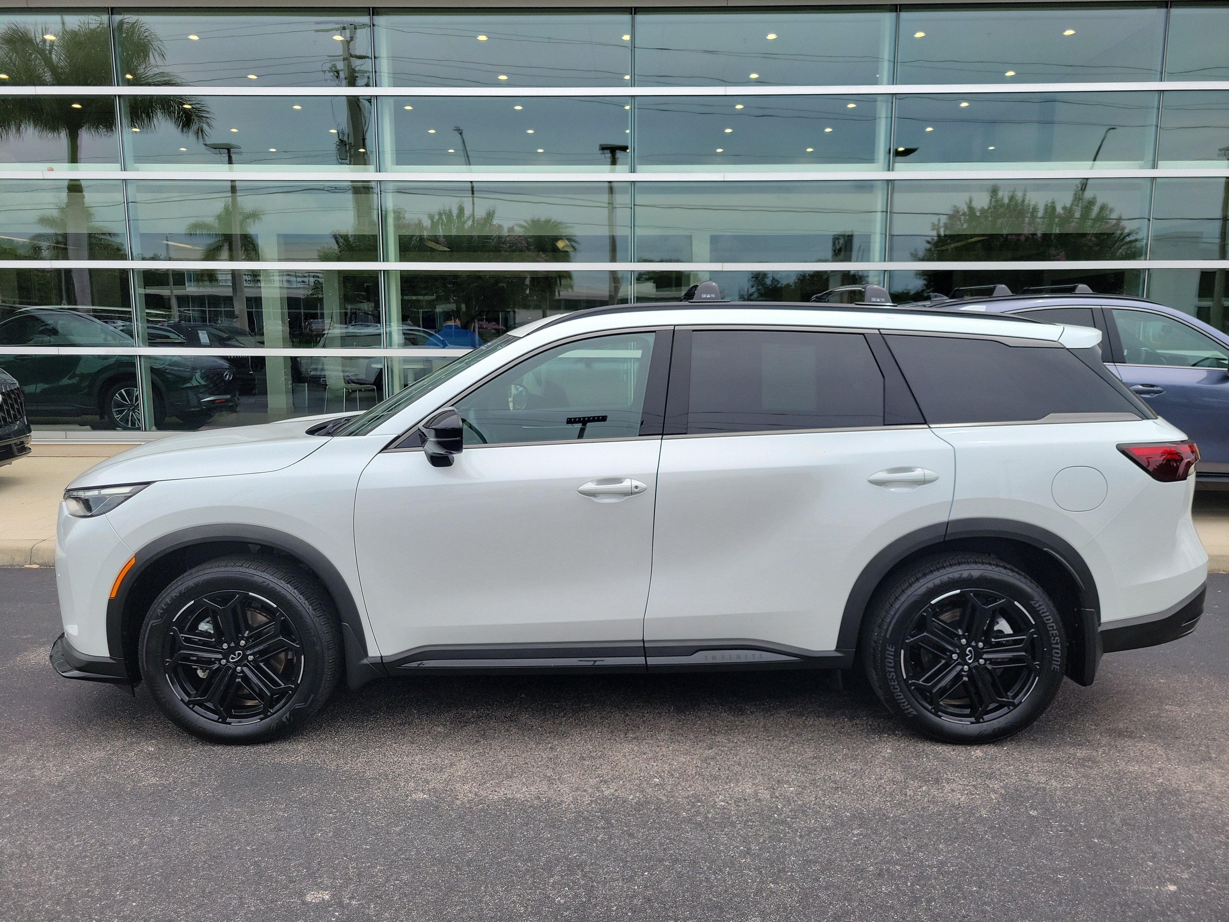 Certified 2026 INFINITI QX60 Sport w/ Dark Cargo Package AWD/4WD image 7