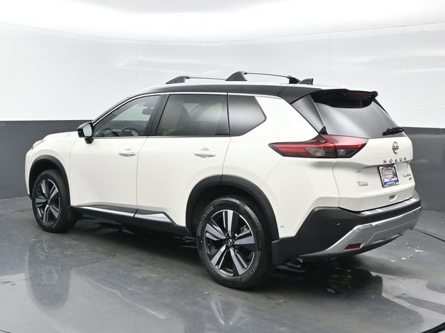 Used 2023 Nissan Rogue Platinum image 3