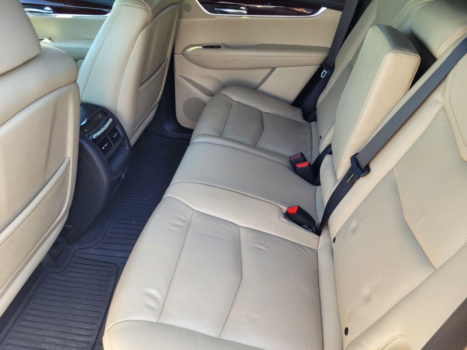 Used 2017 Cadillac XT5 Premium Luxury image 18