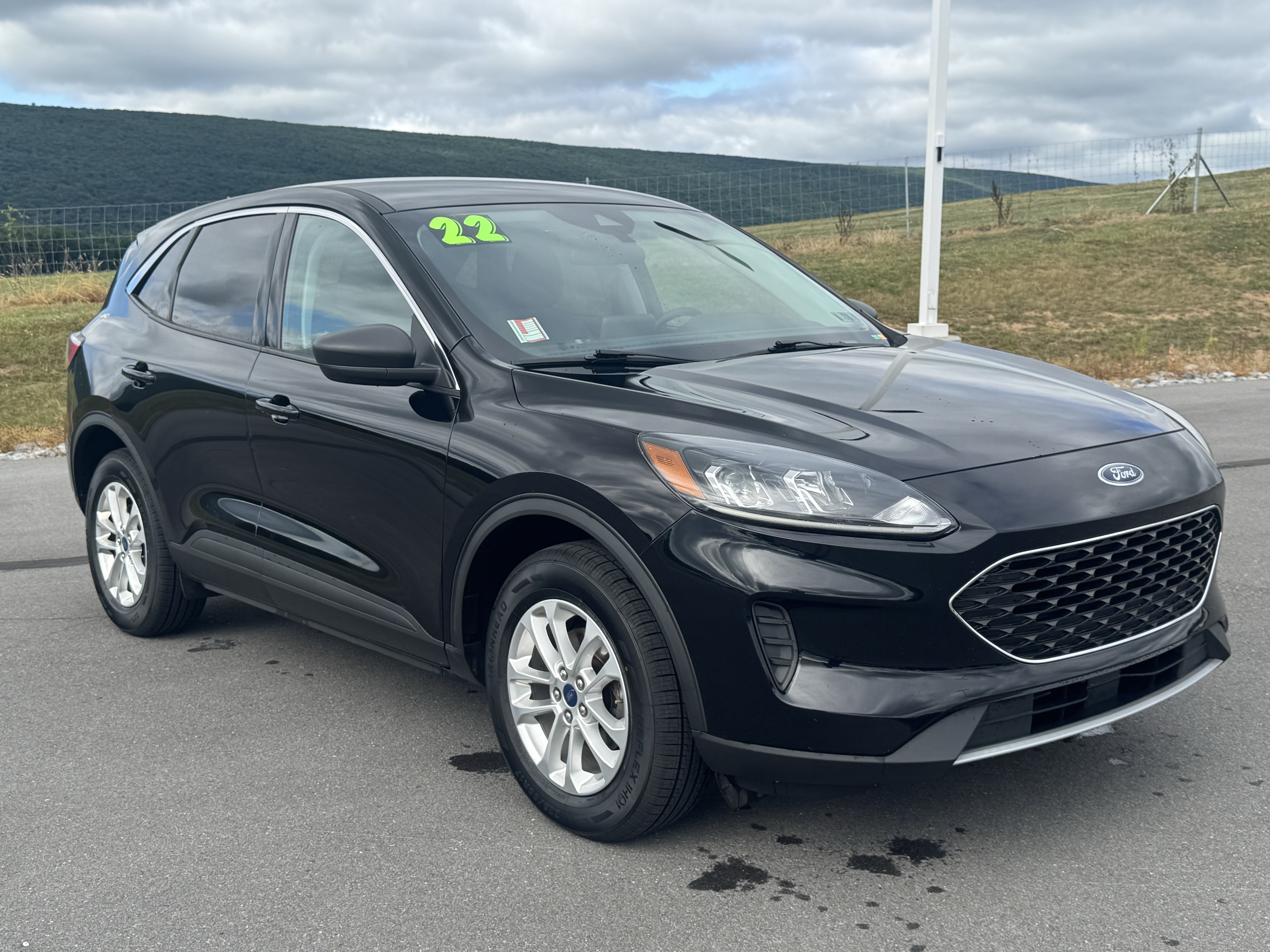 Used 2022 Ford Escape SE w/ Convenience Package AWD/4WD image 1