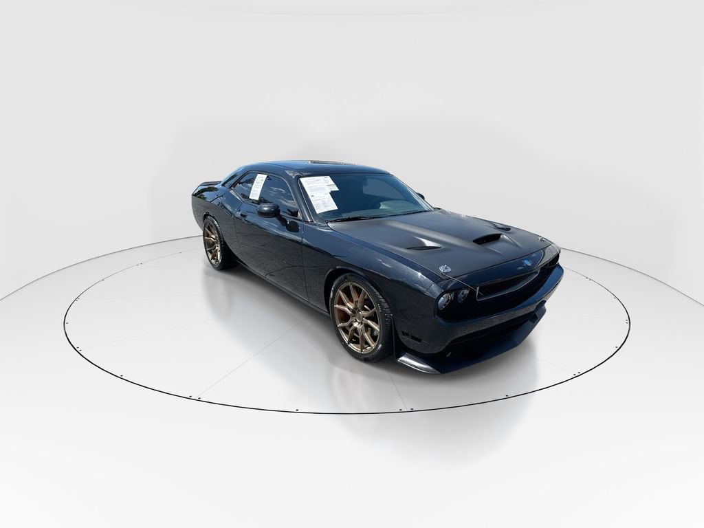Used 2010 Dodge Challenger SRT8 RWD image 2
