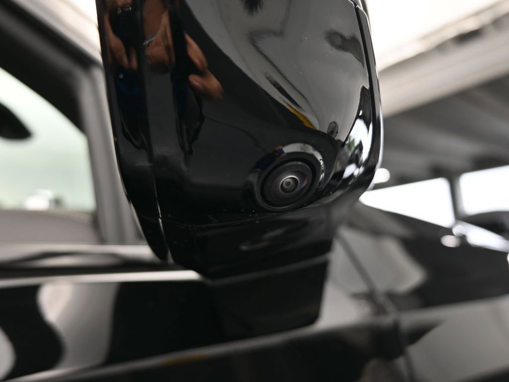 Used 2025 Cadillac Escalade ESV Sport w/ Touring Package image 57