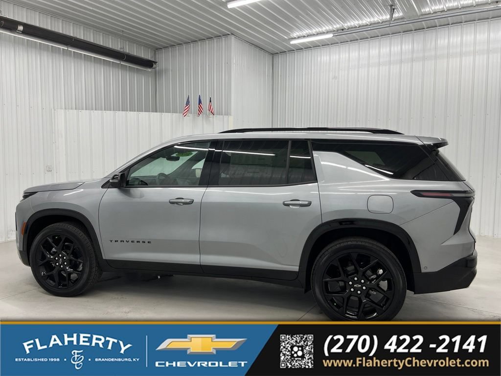 Used 2026 Chevrolet Traverse RS FWD image 5