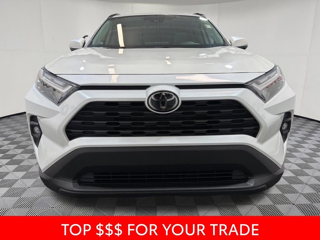 Used 2023 Toyota RAV4 XLE Premium AWD/4WD image 2