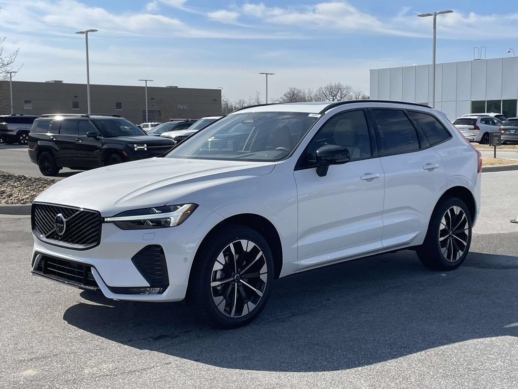 New 2026 Volvo XC60 B5 Plus w/ Protection Package Premier AWD/4WD image 24
