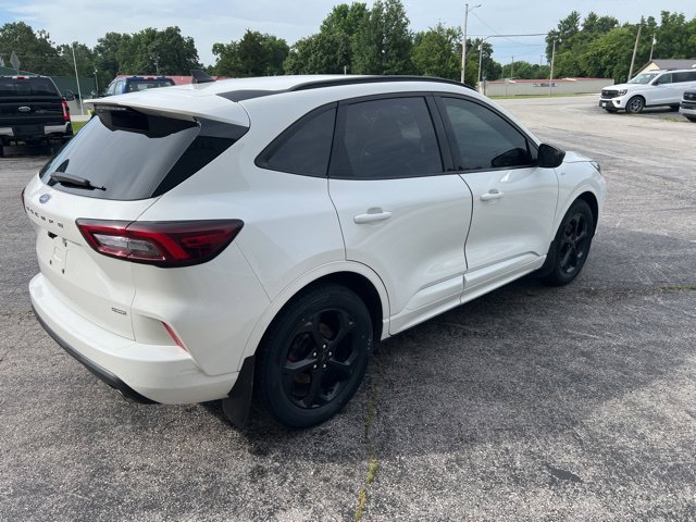 Used 2023 Ford Escape ST-Line w/ Equipment Group 301A FWD image 5