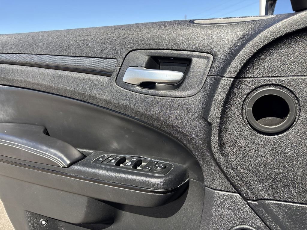 Used 2014 Chrysler 300 S image 21