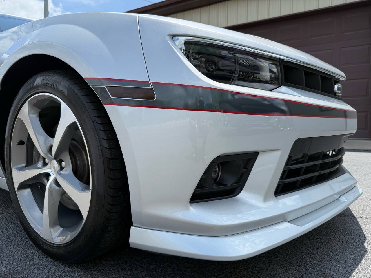 Used 2015 Chevrolet Camaro SS w/ Commemorative Special Edition RWD image 29