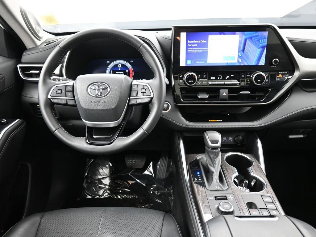 Used 2024 Toyota Highlander Limited AWD/4WD image 20