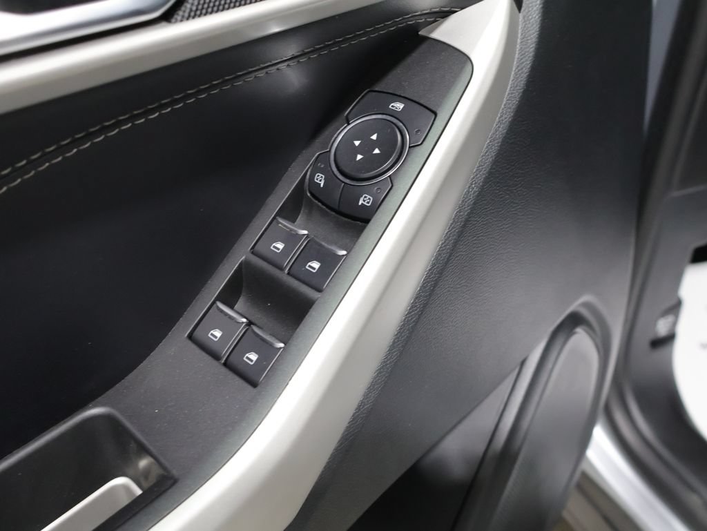 Used 2022 Ford Explorer XLT AWD/4WD image 13