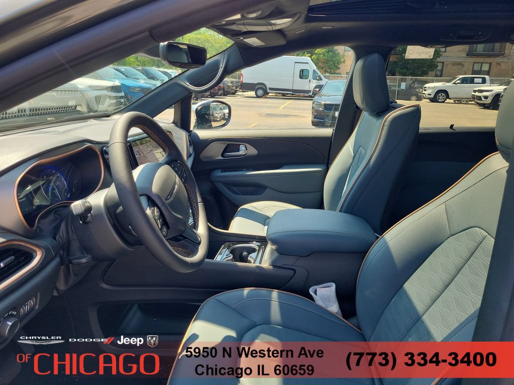 New 2027 Chrysler Pacifica Pinnacle w/ Theater Group AWD/4WD image 19