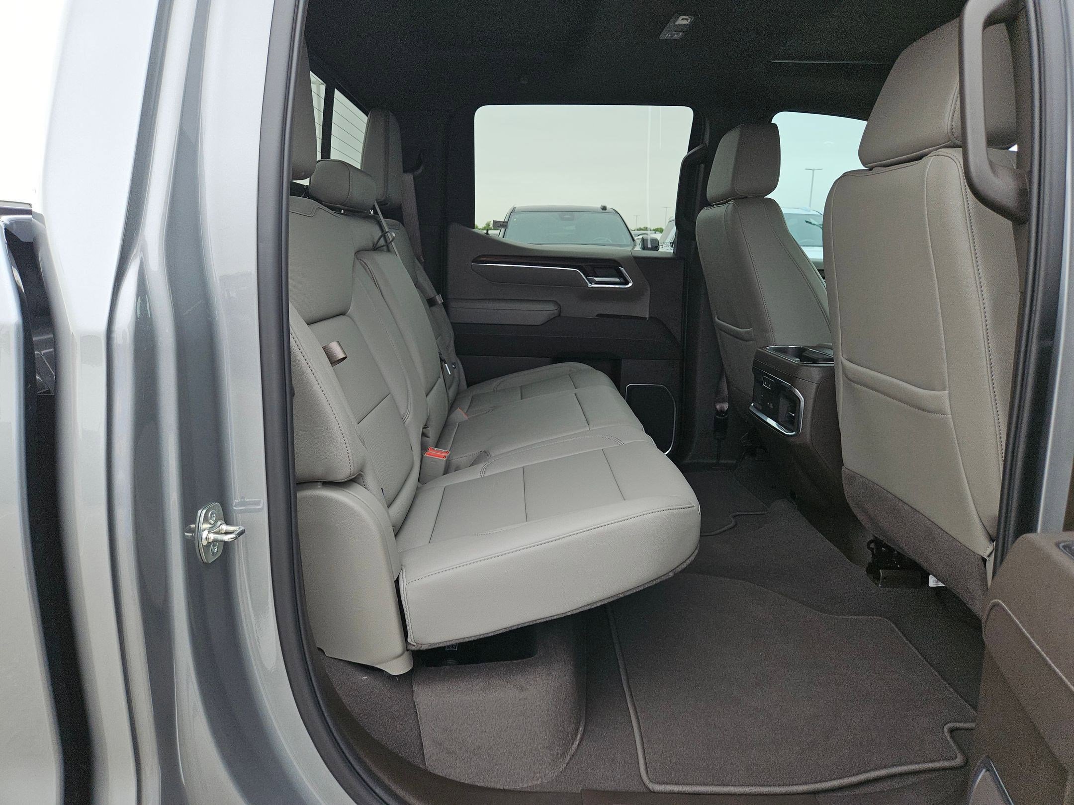Used 2025 GMC Sierra 1500 SLT RWD image 24