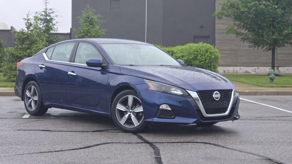 Used 2022 Nissan Altima 2.5 S w/ Driver Assist Package FWD image 2
