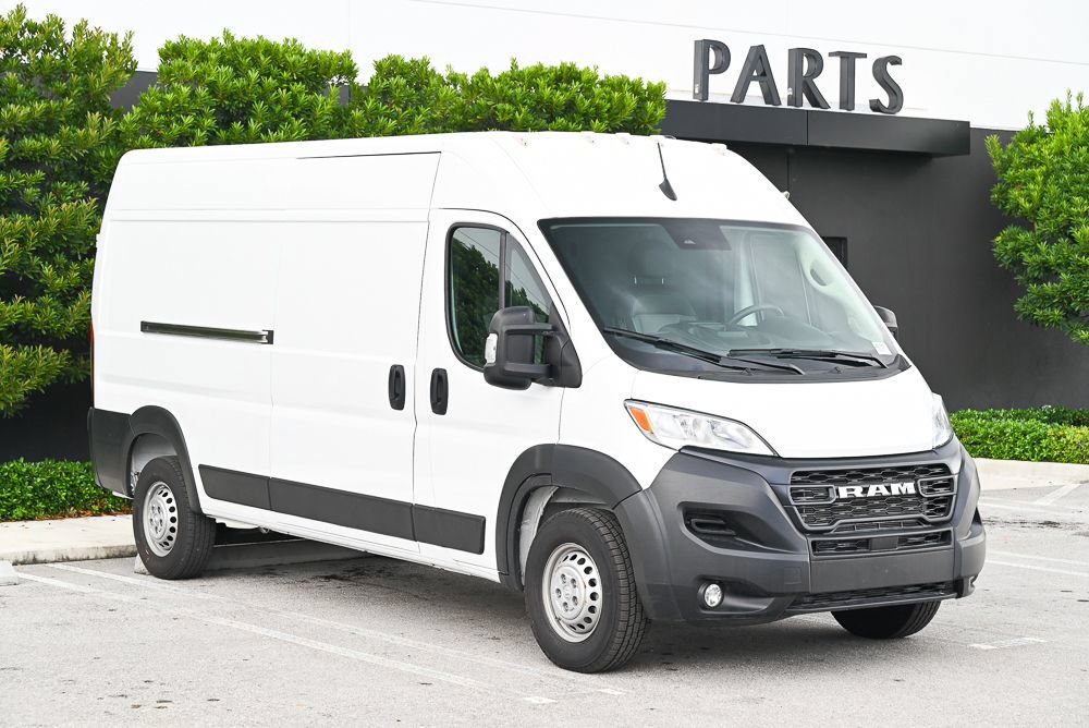 Used 2024 RAM ProMaster 2500 w/ Convenience Group FWD image 3