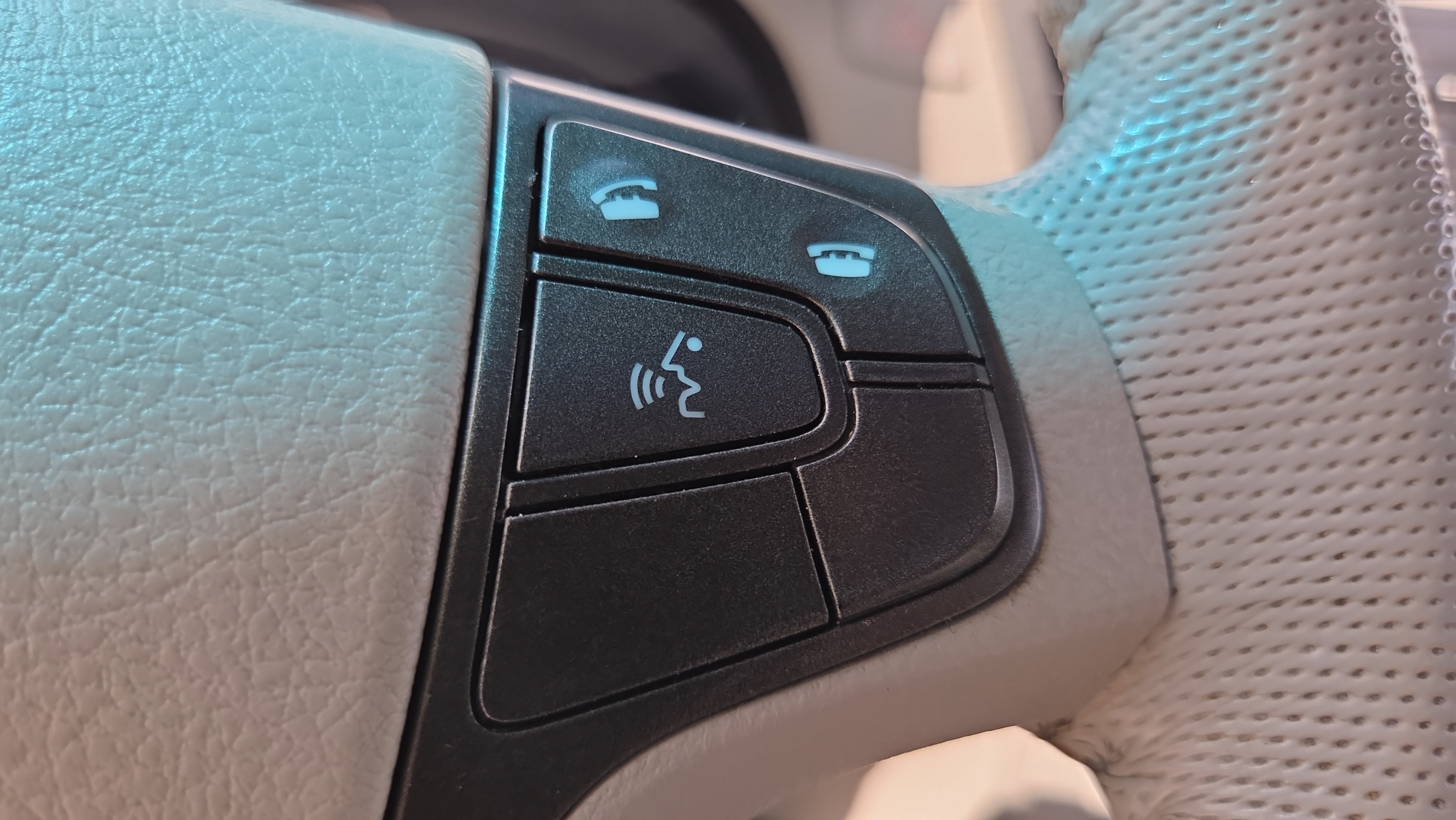 Used 2014 Toyota Sienna XLE FWD image 21