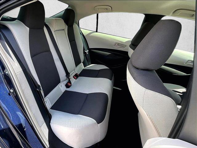 Used 2025 Toyota Corolla LE image 28