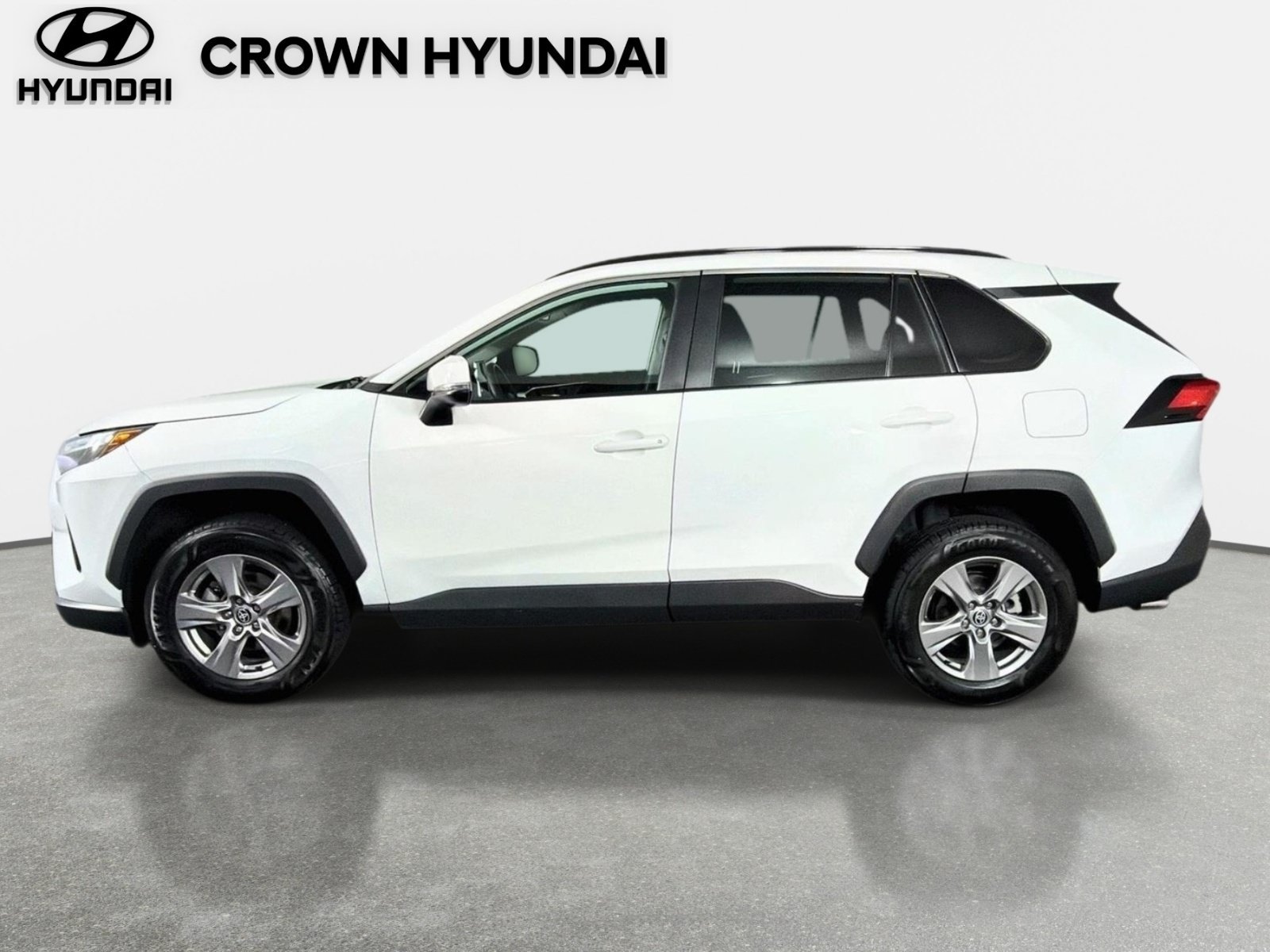 Used 2023 Toyota RAV4 XLE FWD image 9