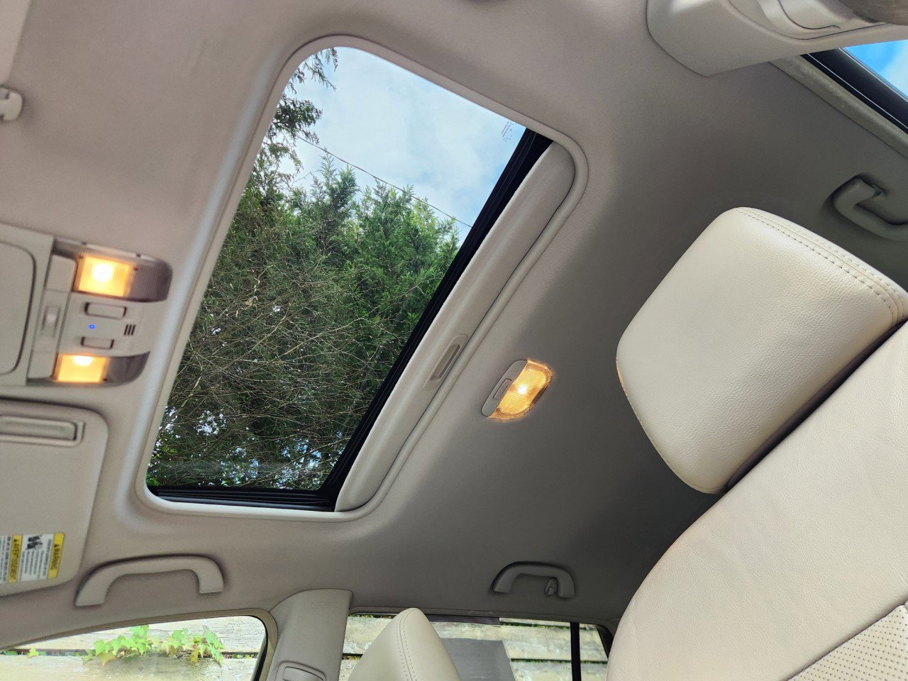 Used 2012 Subaru Outback 2.5i Limited image 11