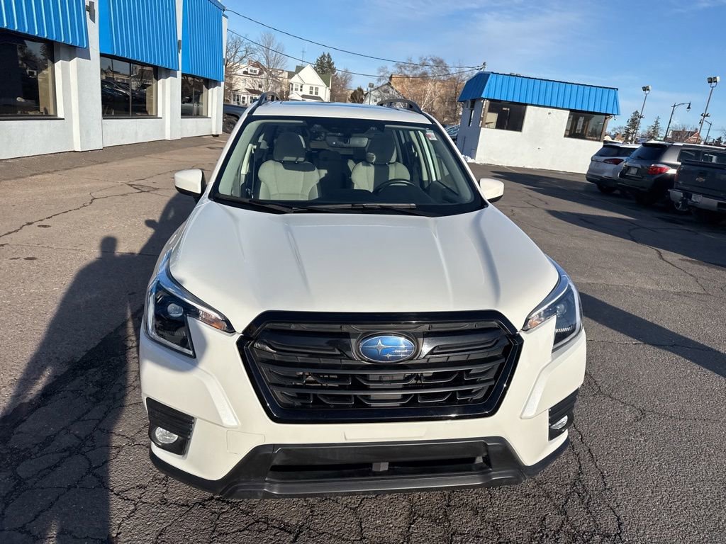 Used 2022 Subaru Forester Premium image 3