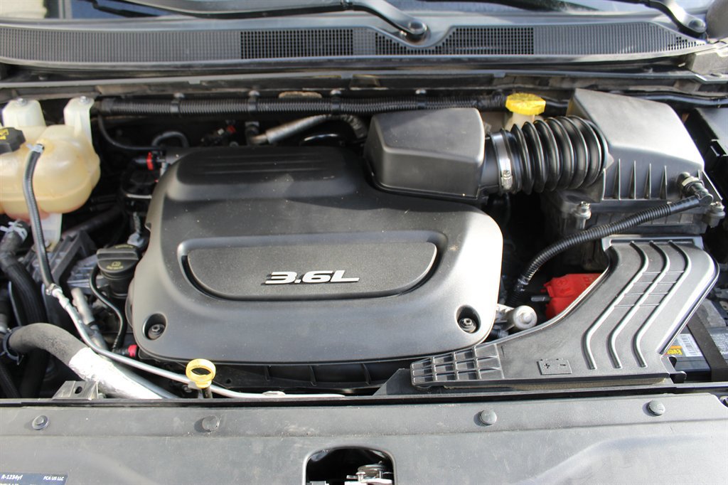 Used 2017 Chrysler Pacifica Touring-L FWD image 10
