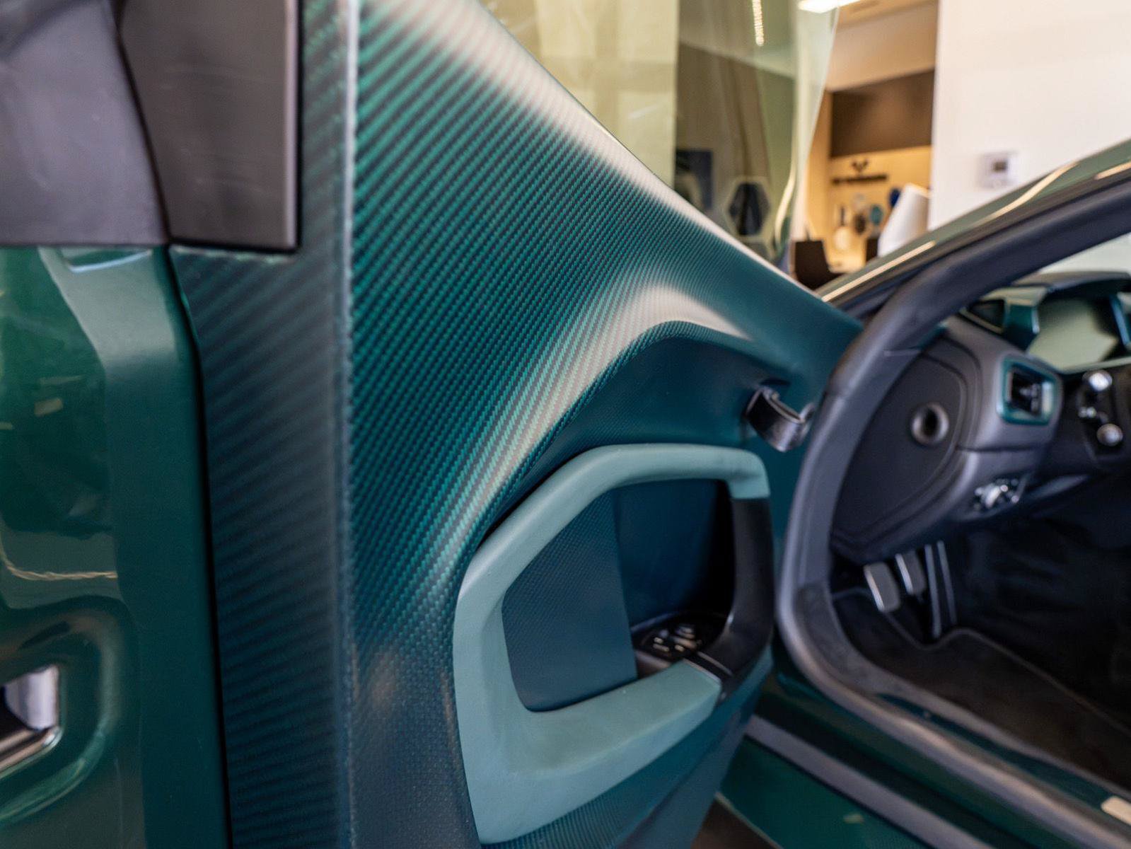 Used 2024 Aston Martin Valour RWD image 17