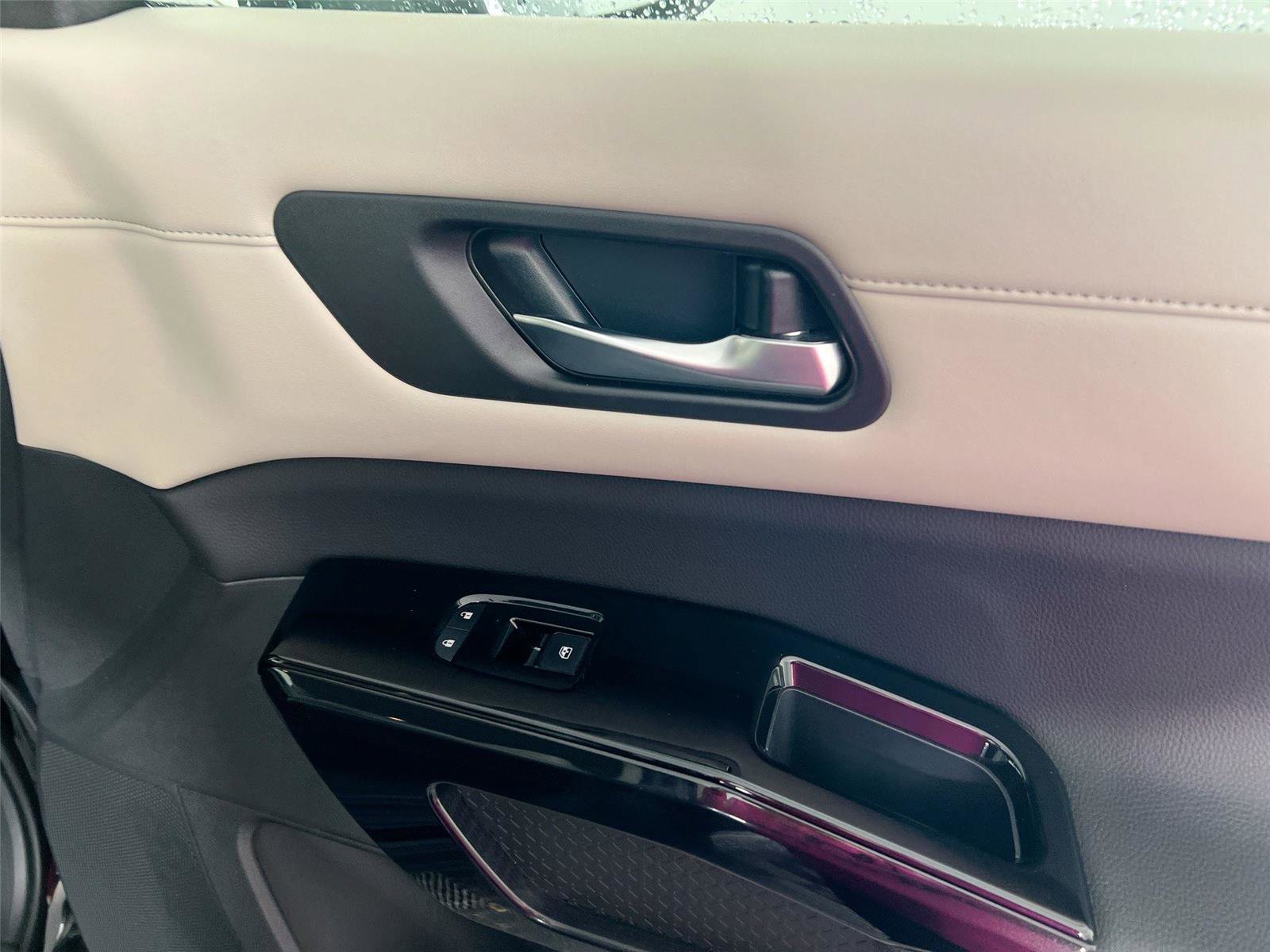 Used 2022 Nissan Pathfinder SV w/ SV Premium Package image 29