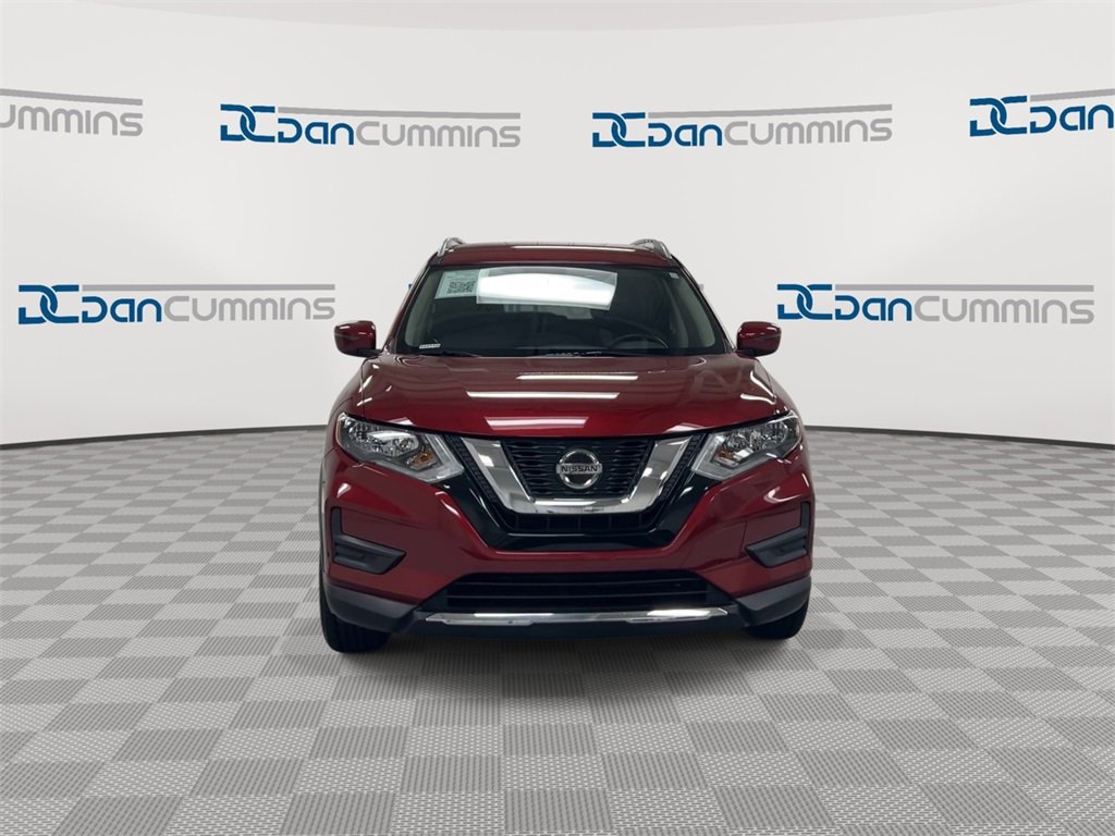 Used 2020 Nissan Rogue SV image 3