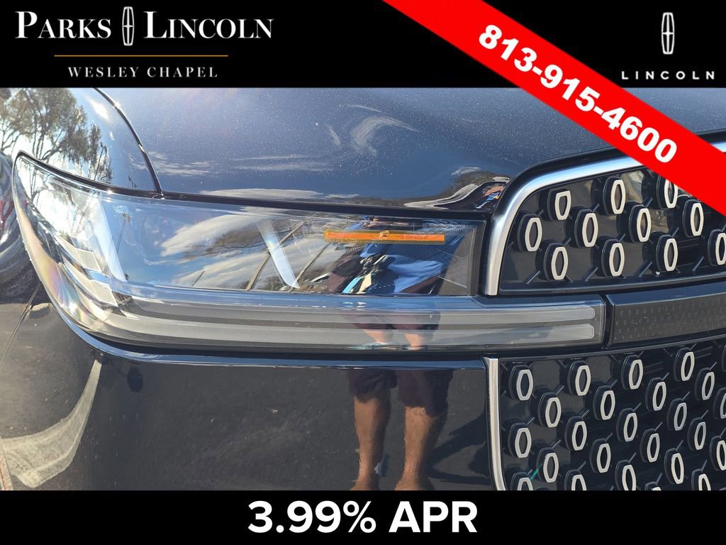 Used 2025 Lincoln Navigator Reserve image 6