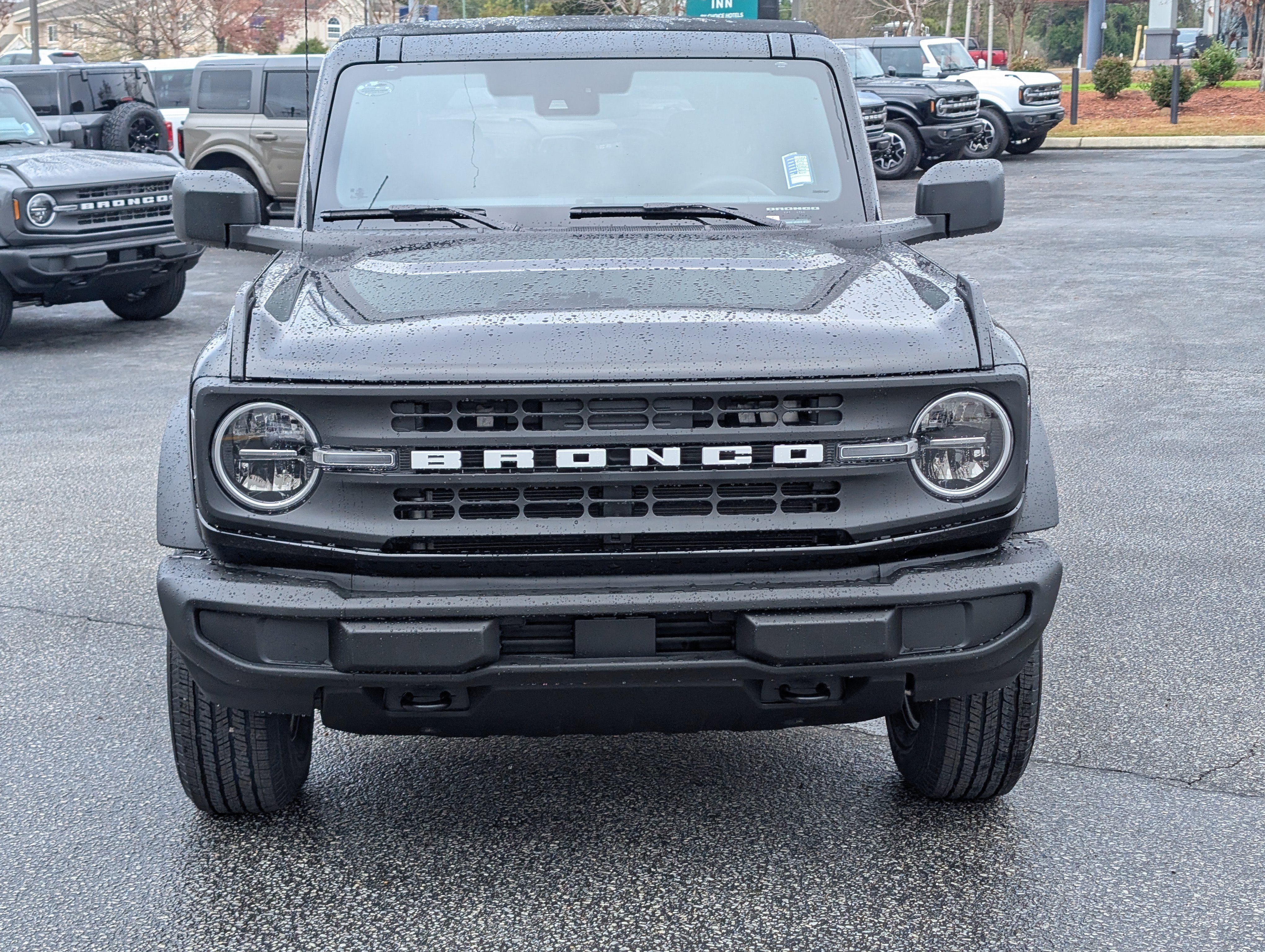 New 2025 Ford Bronco 4-Door image 3