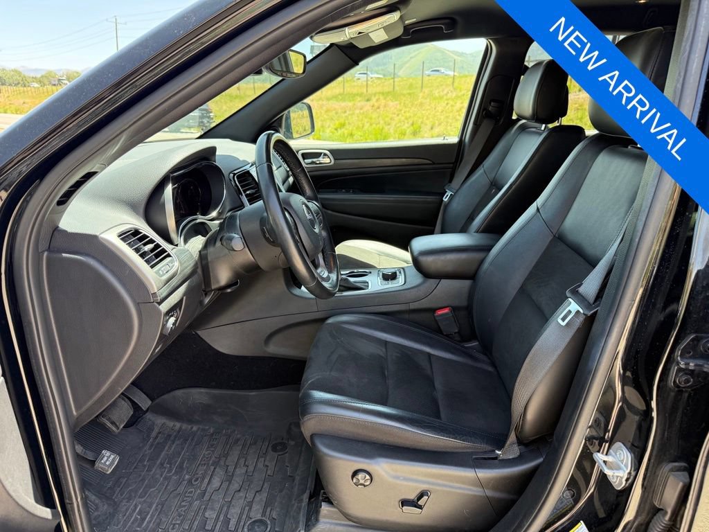 Used 2020 Jeep Grand Cherokee Altitude AWD/4WD image 12