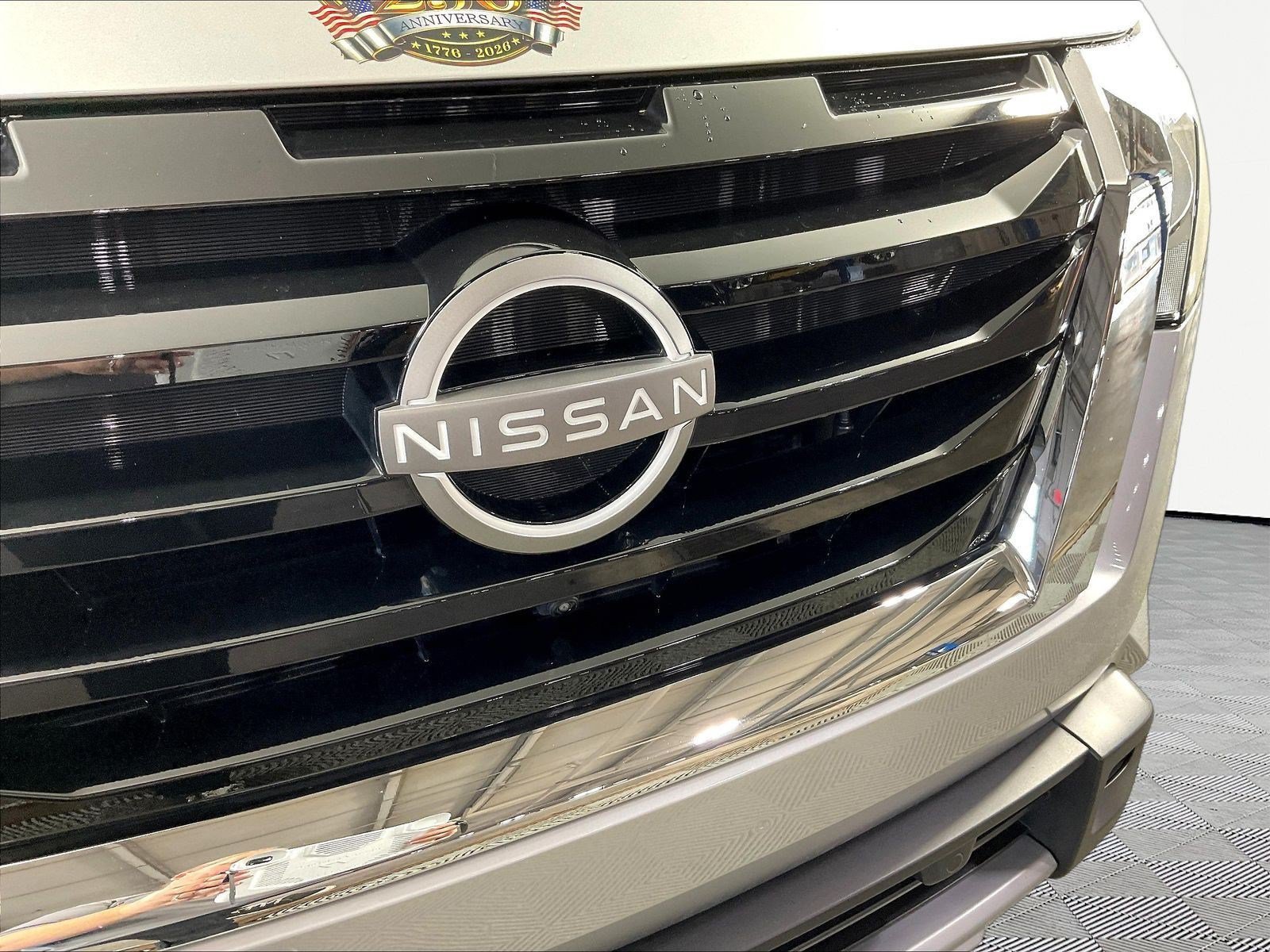 Used 2025 Nissan Pathfinder Platinum AWD/4WD image 33