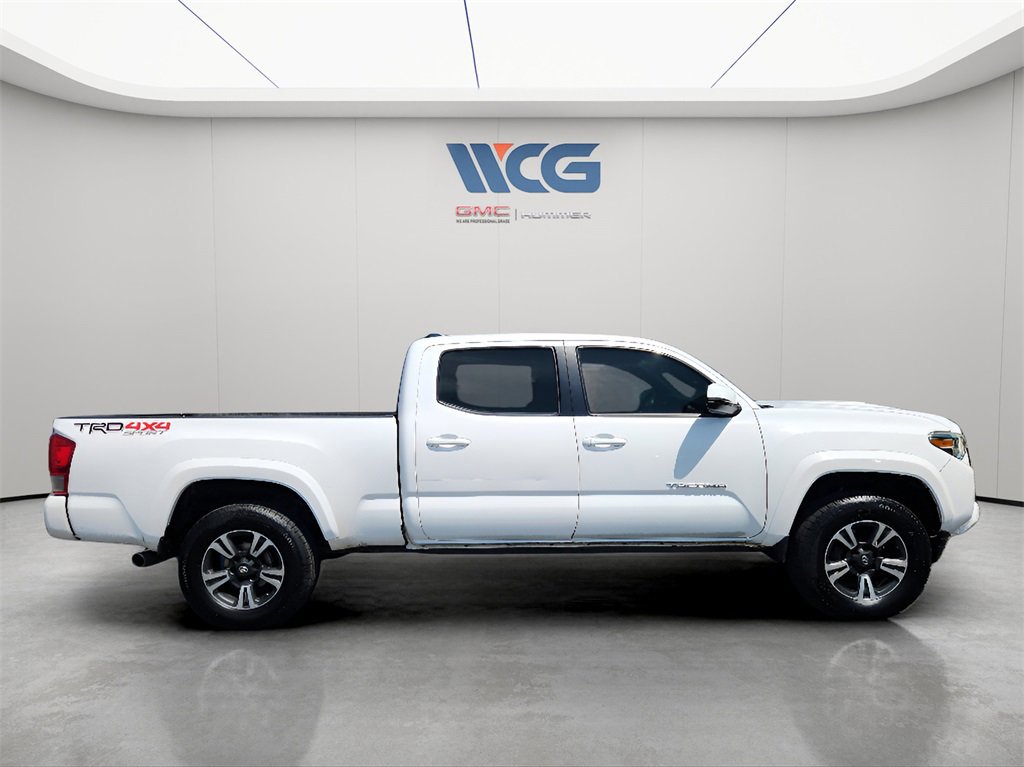 Used 2017 Toyota Tacoma SR5 image 3